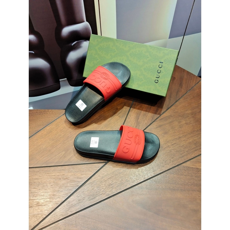 G*u*i slippers